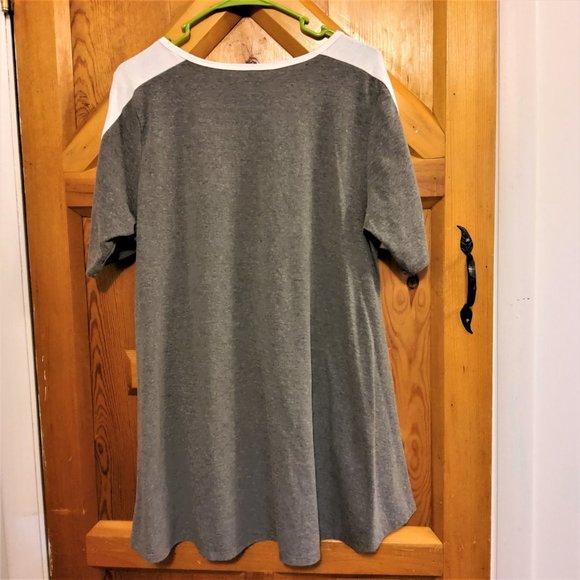 LuLaRue Short Sleeve Gray Tunic - Picture 2 of 4